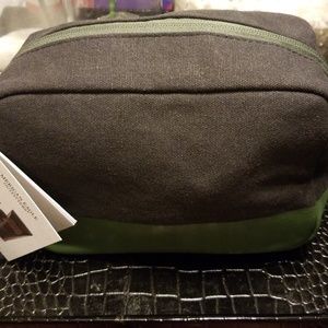 😎 Brand New 😎 American Eagle 1977 Set